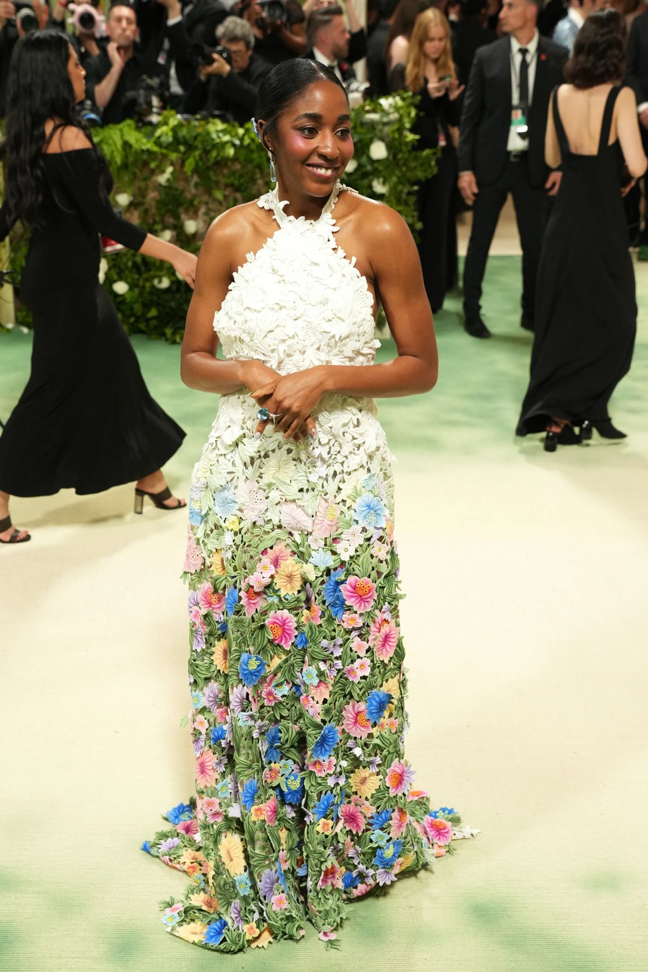 Ayo Edebiri Shines at the 2024 Met Gala with Loewe Floral Masterpiece New York09